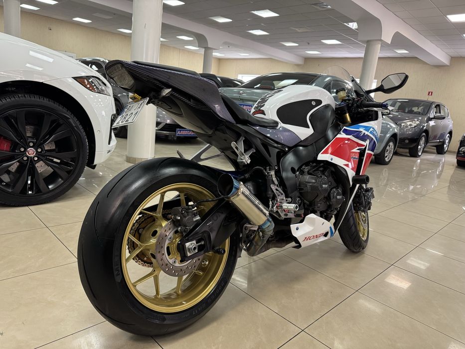 Honda CBR1000RR Fireblade 1.0i 16V 6МКПП 2014 р.в. (181 к.с.)
