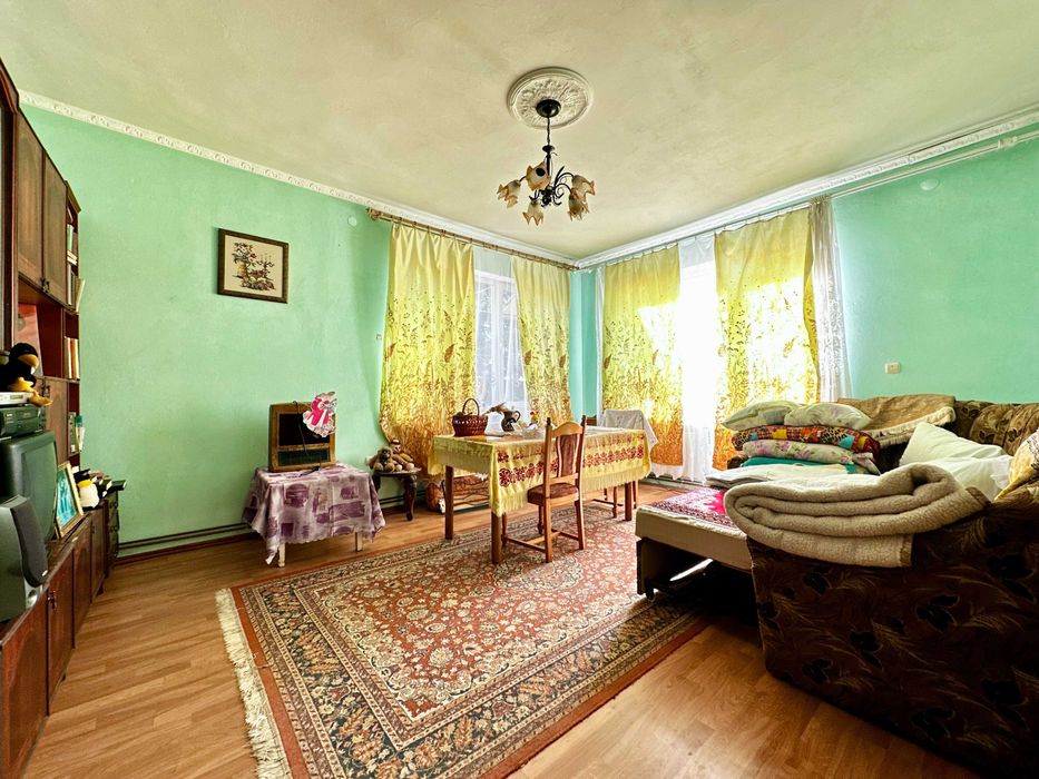 Продається просторий цегляний будинок поруч з м.Дрогобич