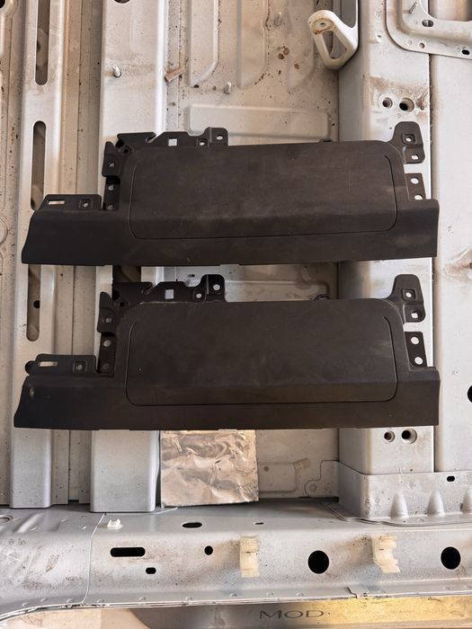 Безпека пасажира водія ліва Tesla Model 3 1077826-00-D подушка airbag