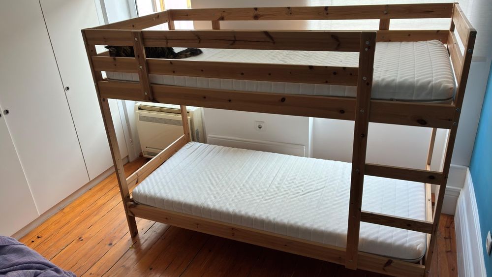 Beliche IKEA Mydal  + 1 colchão 90x200