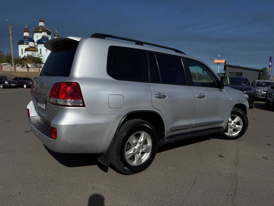 Avtoreal Toyota Land Cruiser 200 Дизель 4.5