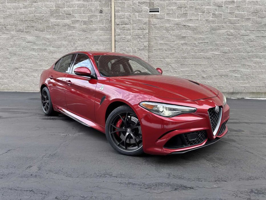 Alfa Romeo Giulia Quadrifoglio      2018