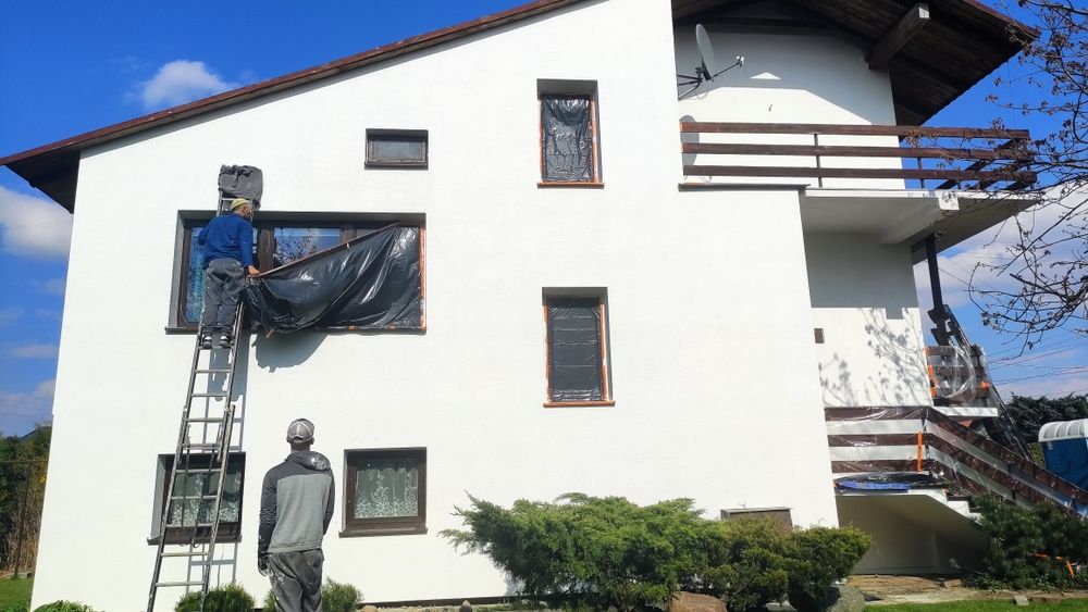 Malowanie elewacji i ogrodzeń