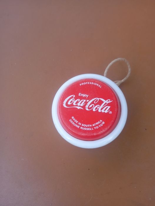 YO YO coca cola .