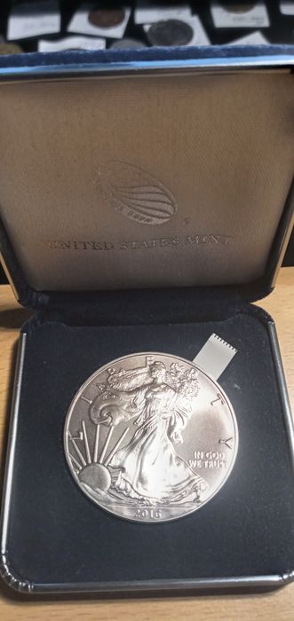 Монета 1 доллар США " Шагающая  свобода" Серебро 900 пробы 2016 год