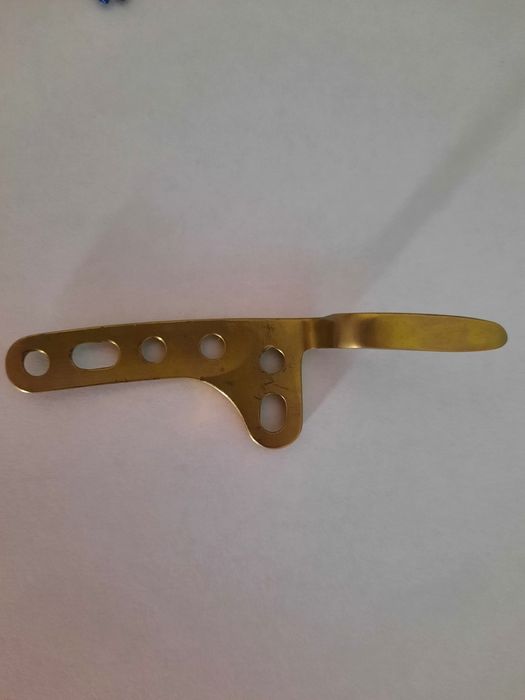 Титановая пластина на правую ключицу