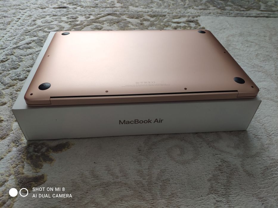 Macbook air 13 2018 i5 / 8 / 128
