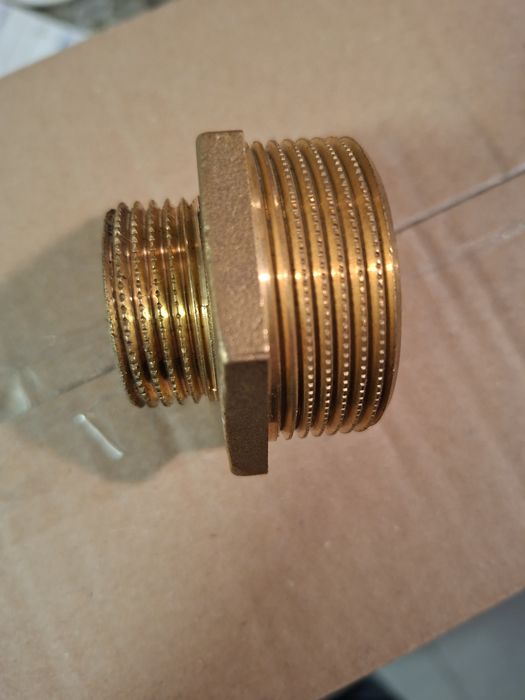 Nypel mosiężny redukcyjny 2''x1