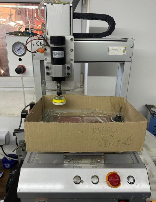 Automatyczny 3-osiowy robot dozujący CNC (X, Y, Z)