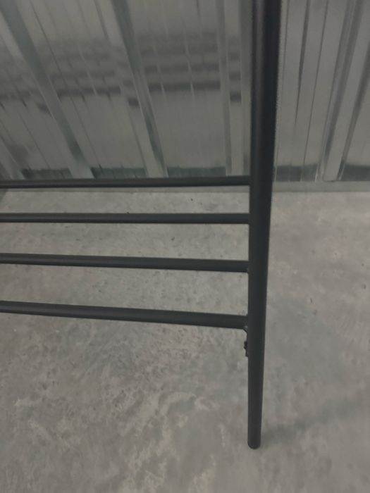 Suporte para cabides preto