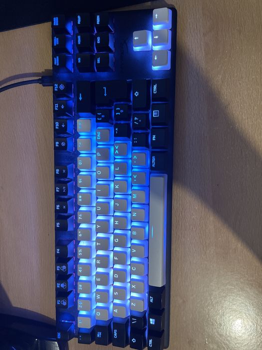 Teclado Gaming HYPERX Alloy Origins Core RGB