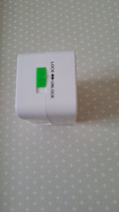 Uniwersalny adapter podróżny do gniazdek Europe USA UK AU