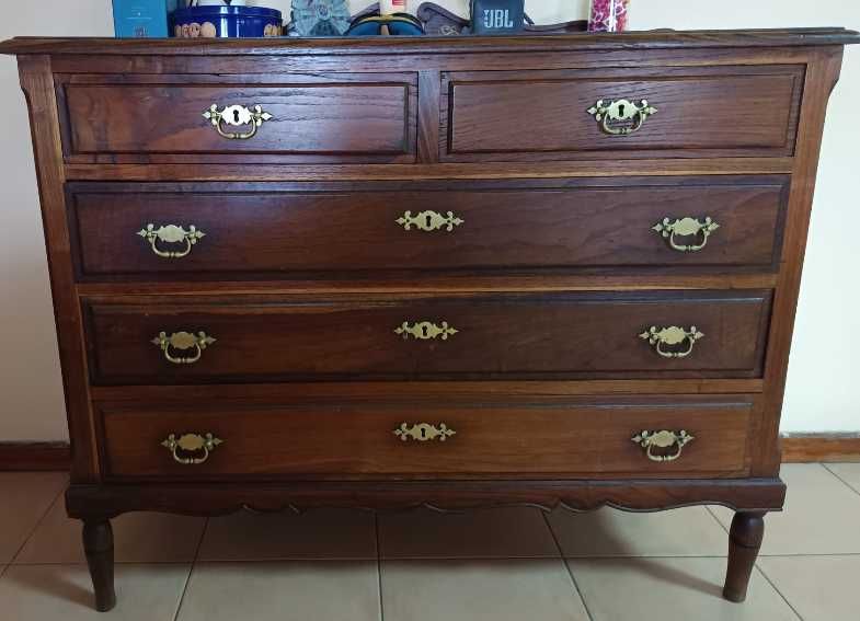 Cômodas Antigas – Clássica + Alta e Estreita