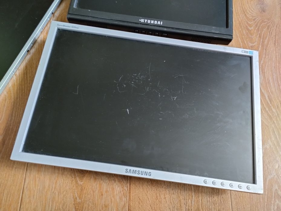 Монитор дисплей Samsung Hyundai