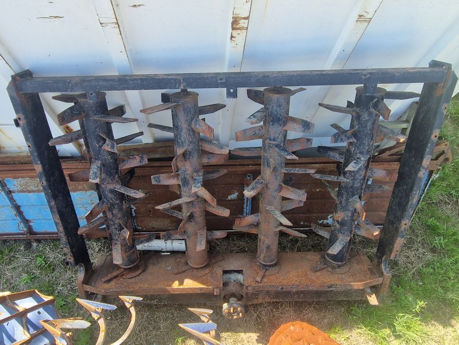 Rozrzutnik Wapna Obornika Osadu z oczyszczalni Fortschritt 088