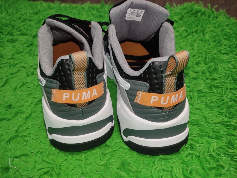 Кросівки чоловічі