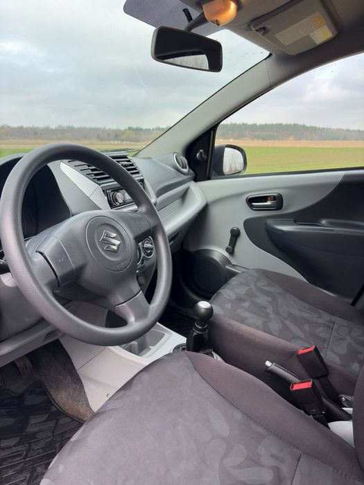 Suzuki Alto SUZUKI ALTO- ekonomiczne , małe auto miejskie.