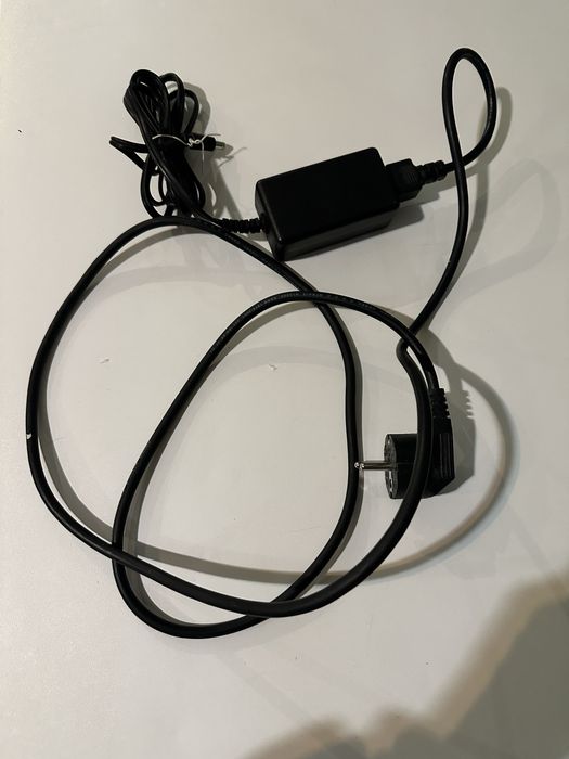 Kabel zasilający do laptopa