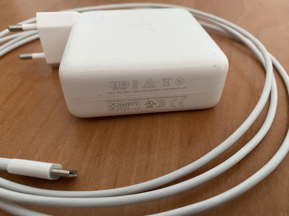 Зарядка apple macbook 61W