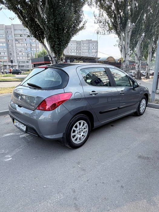 Продам офіційний Peugeot 308