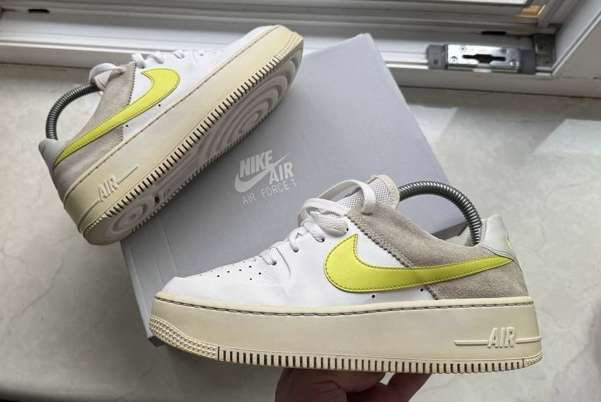 Sage Low Air Force Sage Lemon Nike Air Force Sage Low Yellow Outlet