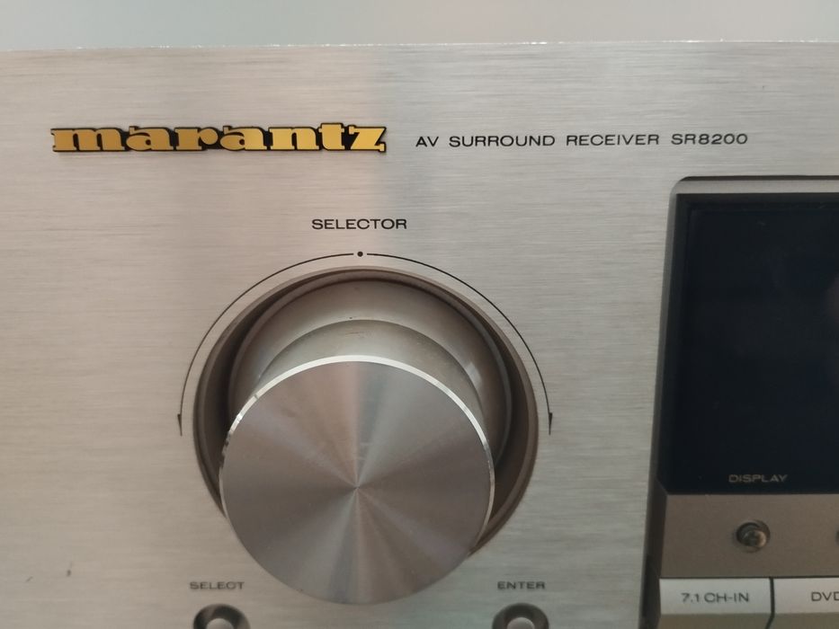 Amplituner marantz
