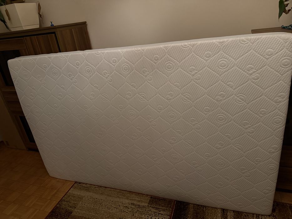 Sprzedam materac sprężynowy 120x200