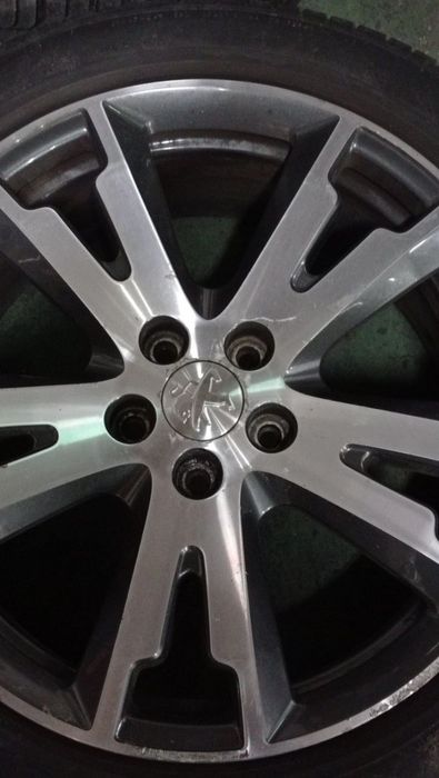 Jantes 18 de Peugeot RXH com pneus