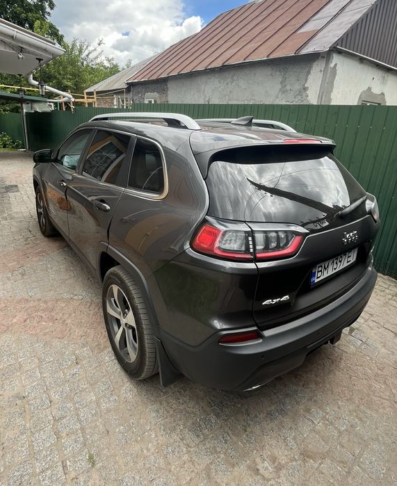 Продам автомобіль джип черокі