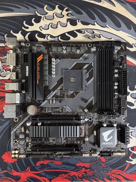 Материнська плата Gigabyte B450 AORUS M