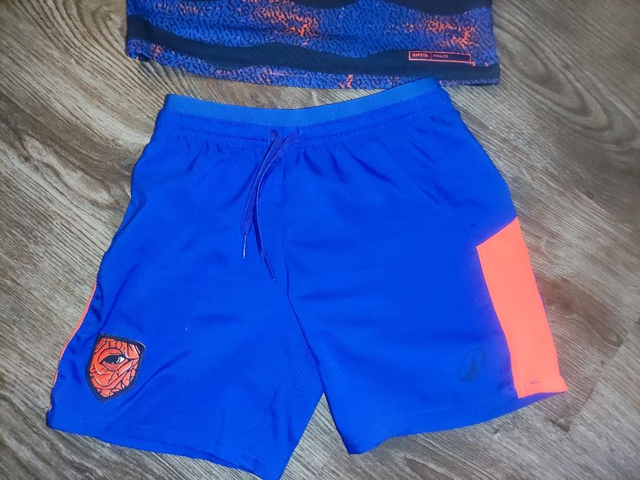 Zestaw koszulka spodenki piłkarskie Decathlon 7-8 lat