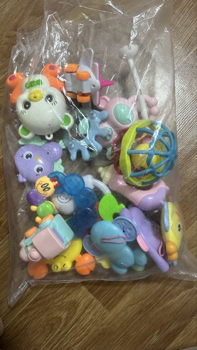 Іграшки для хлопчика / дівчинки для немовляти