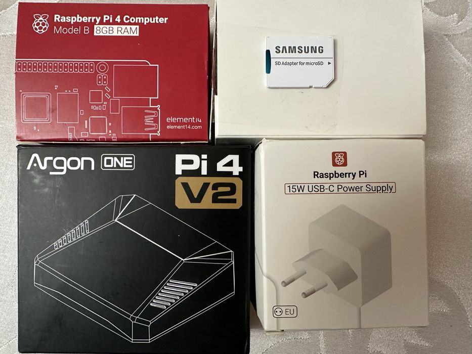 Raspberry Pi 4 8GB + Argon ONE V2+ zasilacz + karta Samsung 64GB