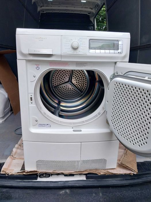 Сушильна машина    Electrolux EDI96150W