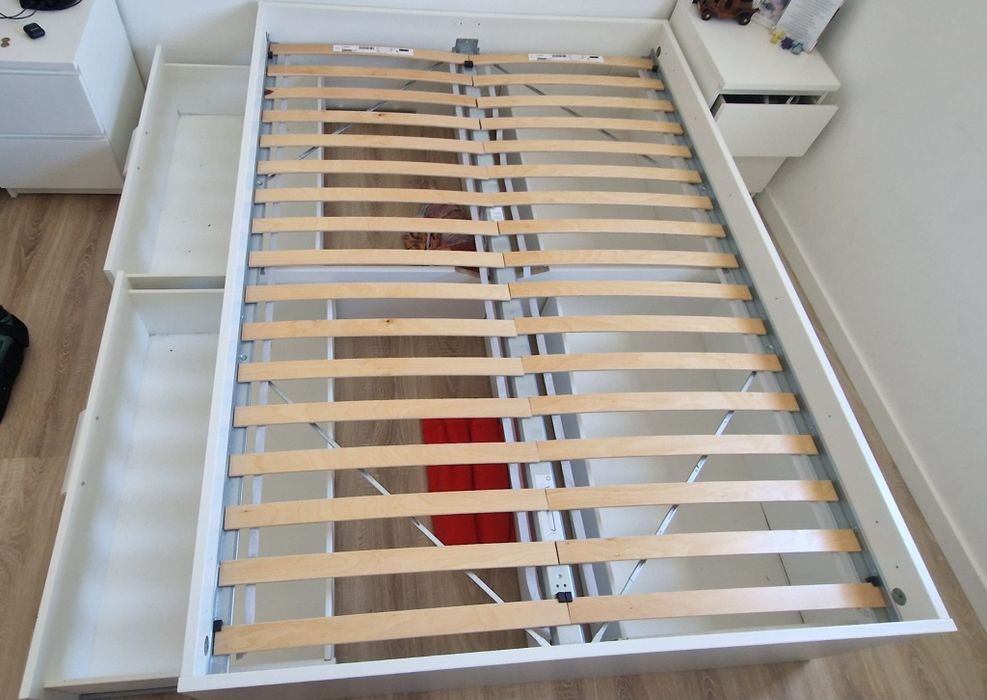 Cama casal gavetões