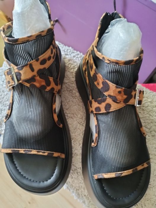 Stylowe buty  panterkowe sandały RS. roz. 40.