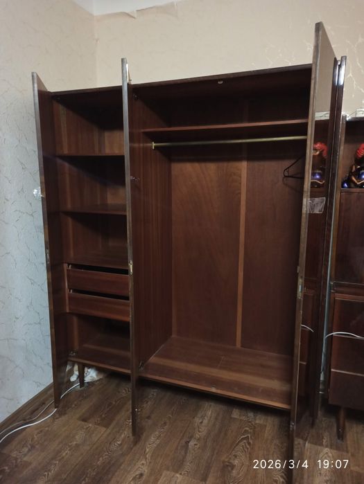 Віддам меблі самовивіз