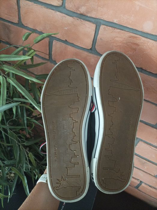 Oryginalne trampki Tommy Hilfiger granatowe