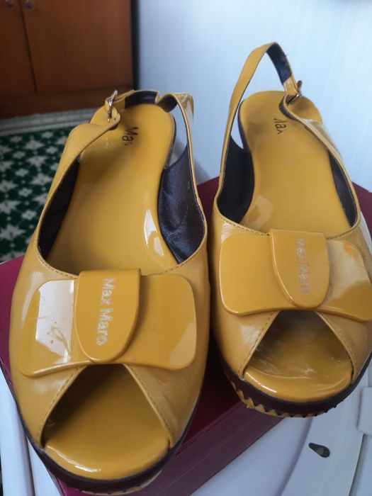 Продам босоніжки,шкіряні.