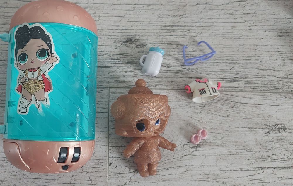 Lalka LOL+kapsuła-mała-stan bardzo.dobry