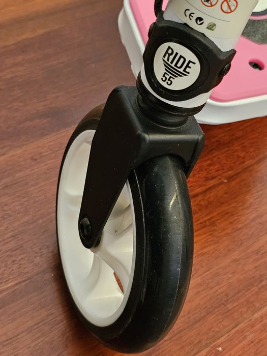 Trotinete Elétrica Criança UrbanGlide Ride 55 Rosa — Como Nova (1 utilização)

Vendo trotinete elétrica UrbanGlide Ride 55 para criança, cor rosa, em
