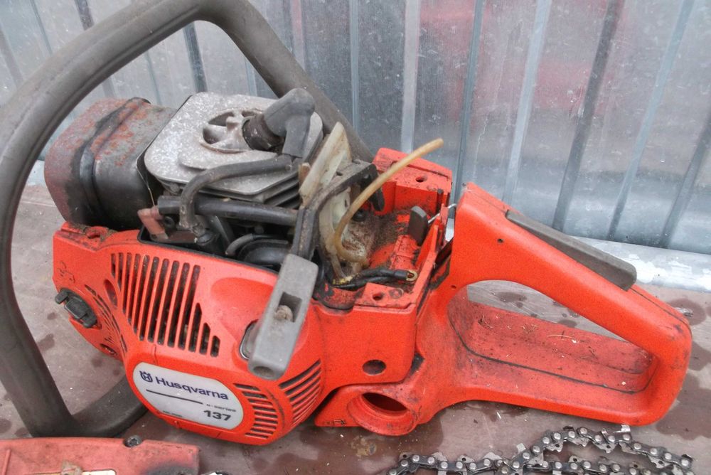 HUSQVARNA 137 w częściach piła pilarka