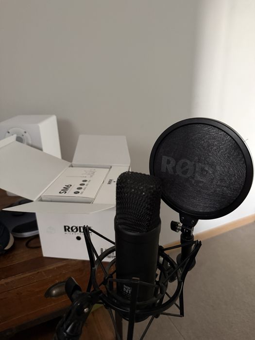 Rode NT1 + Stand + Mount + Pop filter