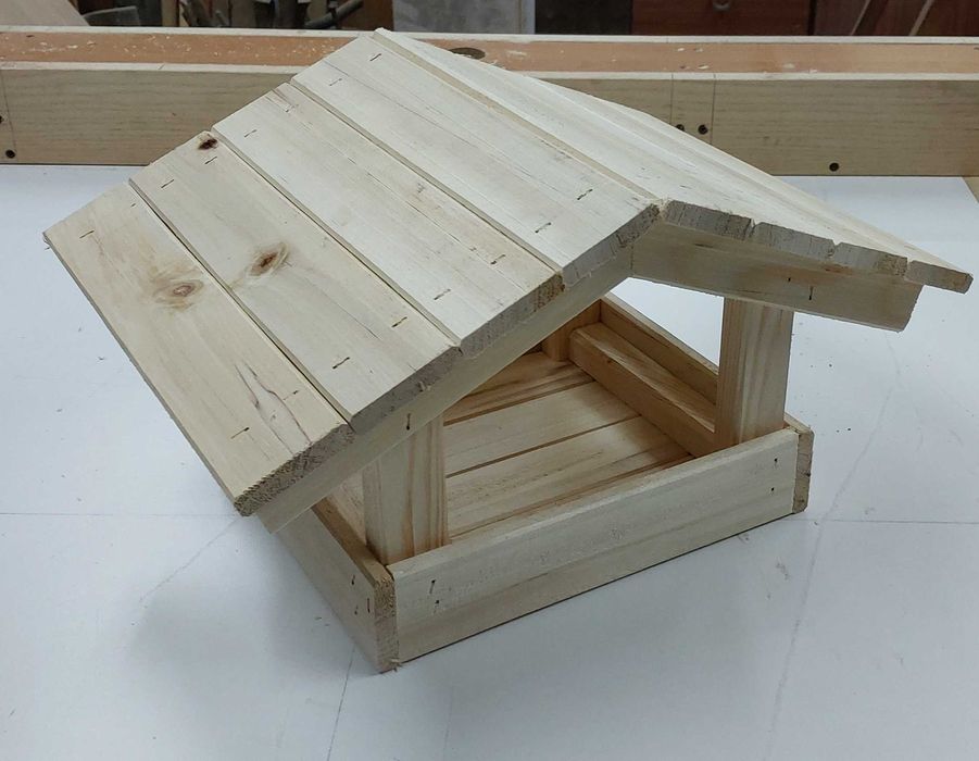 Karmnik dla ptaków. 26x23x20. Solidny