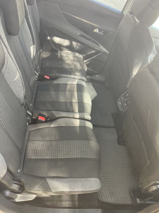 Продам Peugeot 5008