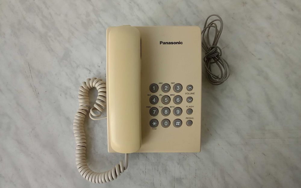 Телефон Panasonic KX-TS 2350 UAJ. made in Malaysia.