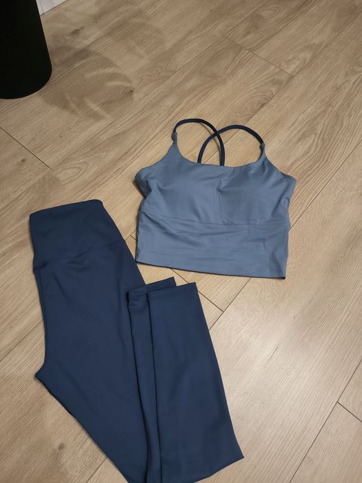 Strój fitness strój na siłownię na pilates zestaw legginsy i biustonos