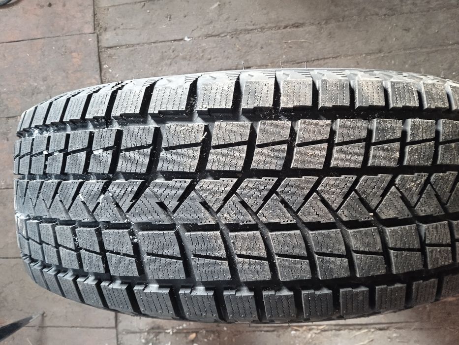 Б/у зимняя резина 265/65/17 комплект