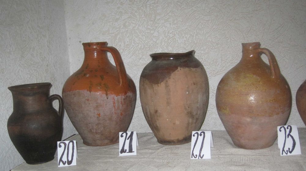 ЦІЛІ ВЕЛИКІ Глечики Колекція давніх старожитностей  горшок ступка рубель щітка