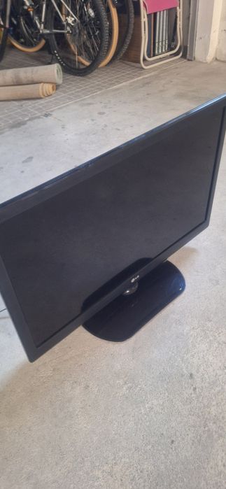 Televisão LG 32" (Modelo 32LS3500) c/ Comando – Excelente Estado